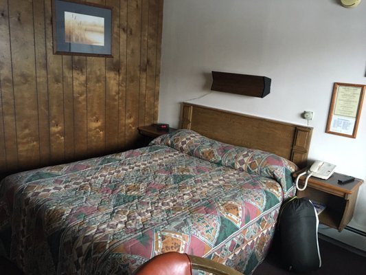 Western Lodge — Guest room