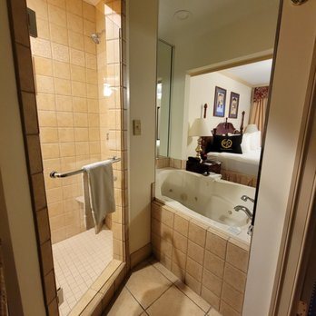 Westgate Historic Williamsburg Resort — Bathroom