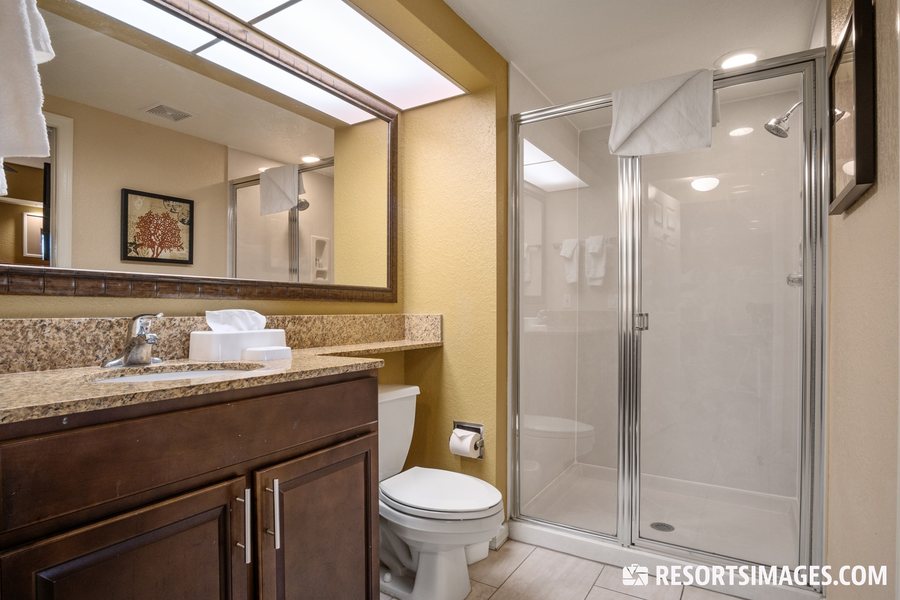 Westgate Lakes Resort And Spa Orlando Florida — Bathroom