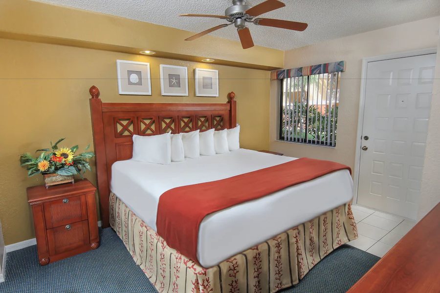 Westgate Towers Resort — Guest room