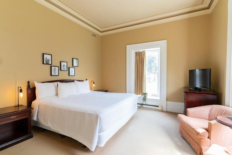 Westover Inn — Guest room