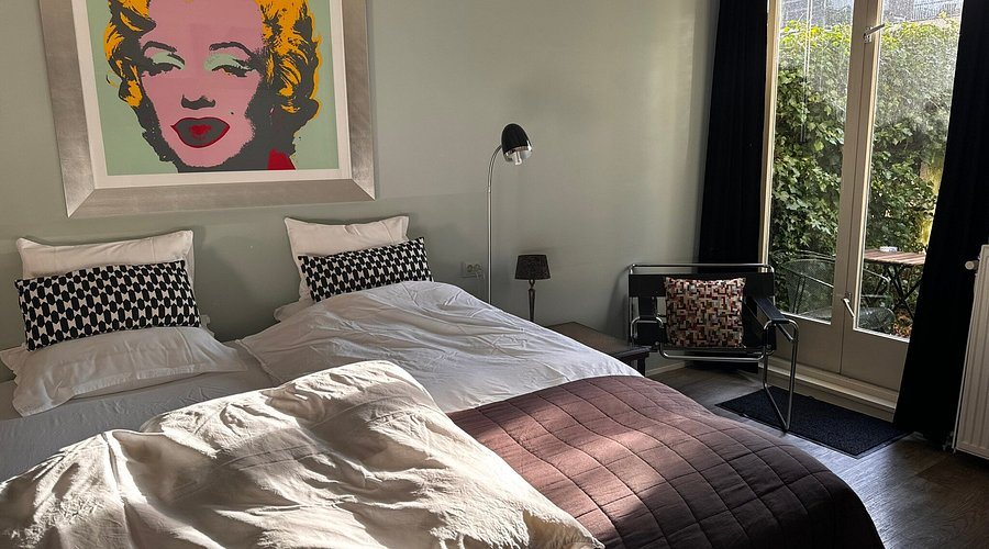 WestViolet Bed Breakfast — Guest room