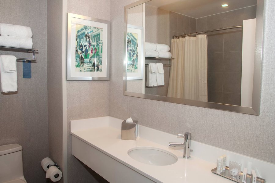 Westward Inn — Bathroom