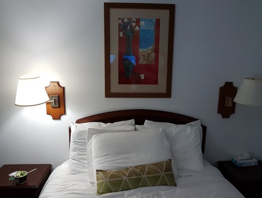 Westward Inn — Guest room