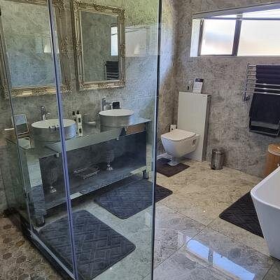 Wetlands Game Lodge — Bathroom