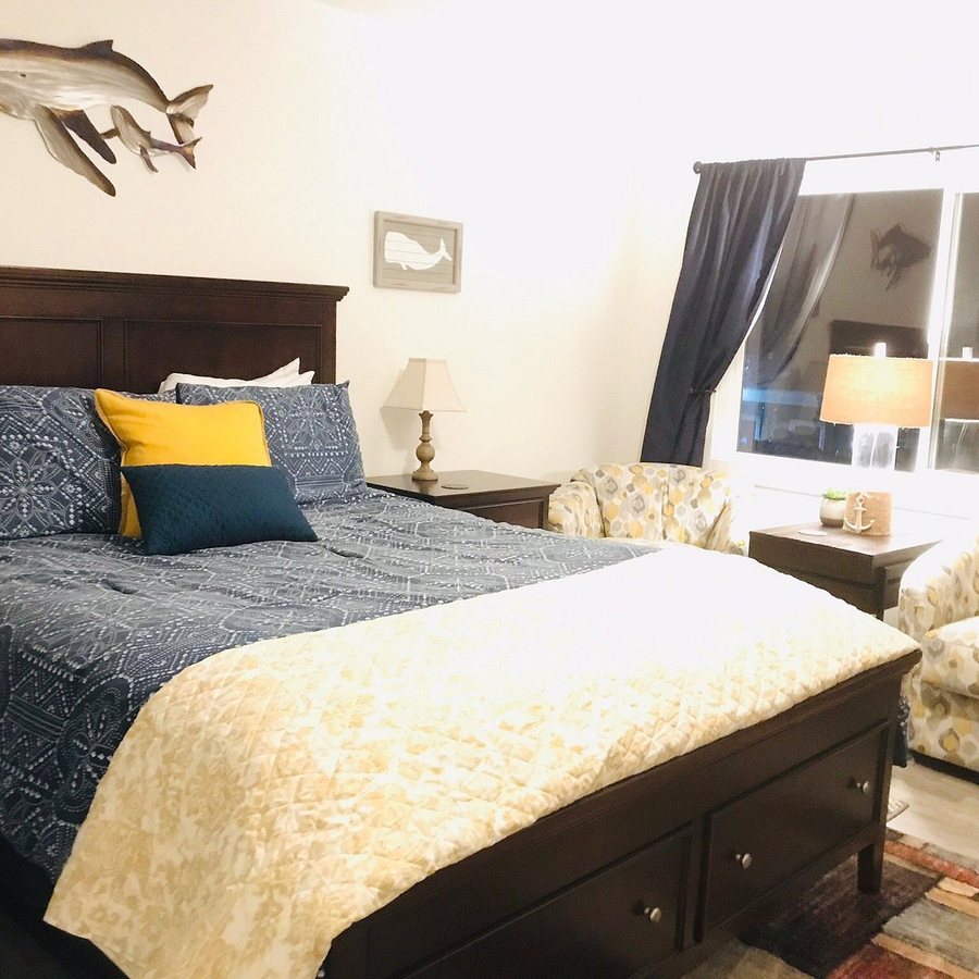 Whale Cove Inn — Guest room