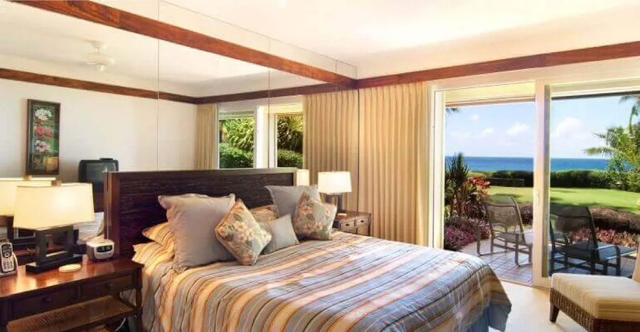 Whalers Cove Oceanfront Resort — Guest room