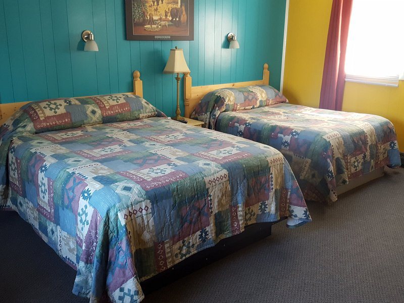 Wheel Inn Motel — Guest room
