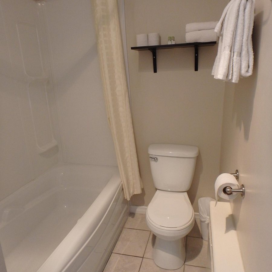 Wheels Motel — Bathroom
