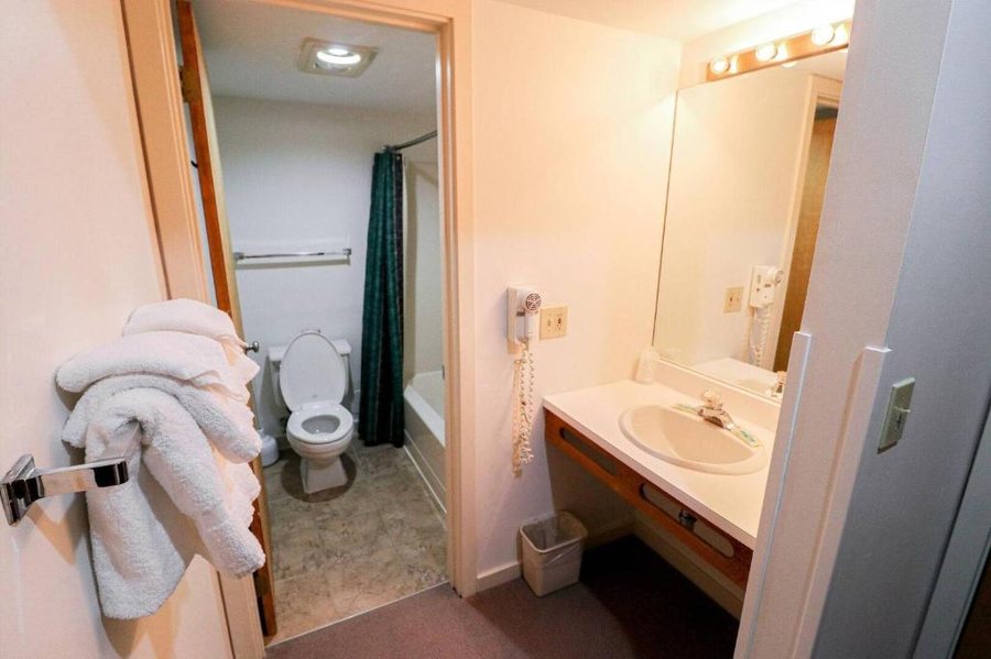 Whiffletree Condominiums — Bathroom