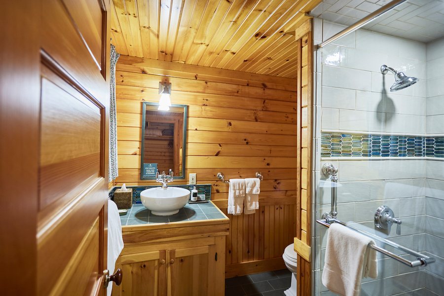 Whippoorwill Motel Campsites — Bathroom