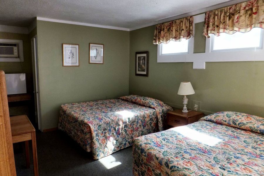 Whippoorwill Motel Campsites — Guest room