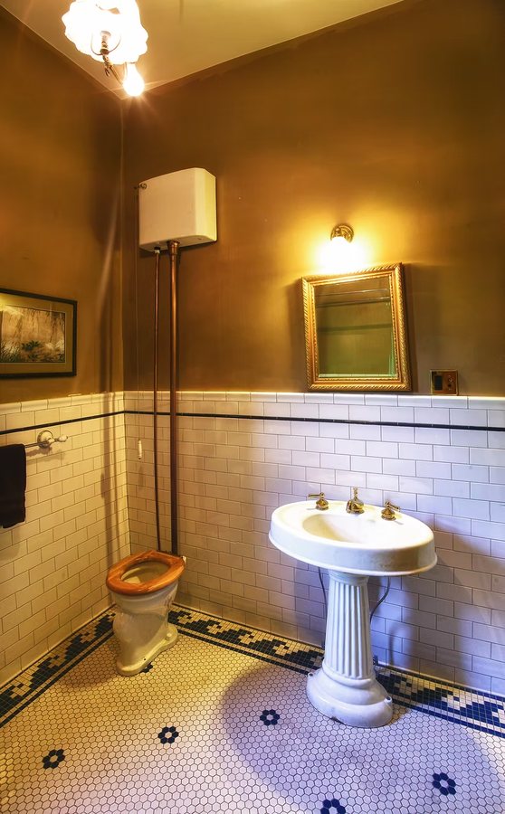 Whiskey Mansion Bed Breakfast — Bathroom