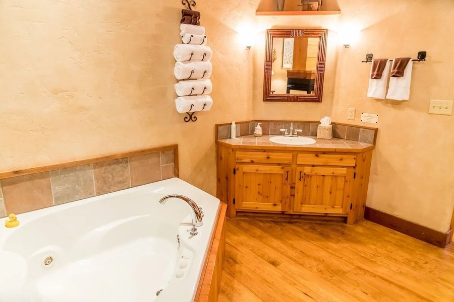 Whispering Pine Cabins — Bathroom