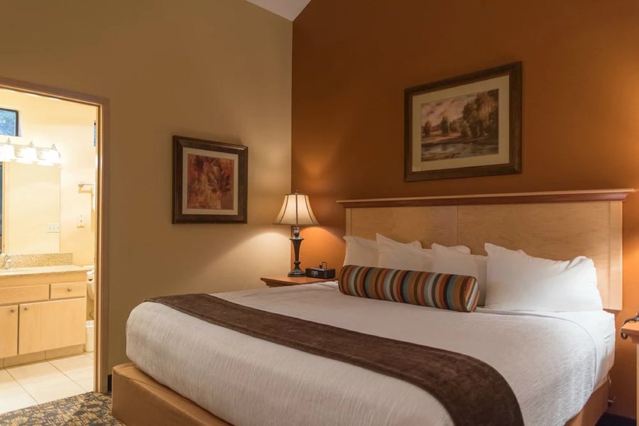 Whispering Woods Resort — Guest room