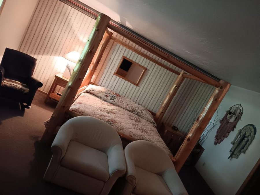 White Birch Inn — Guest room
