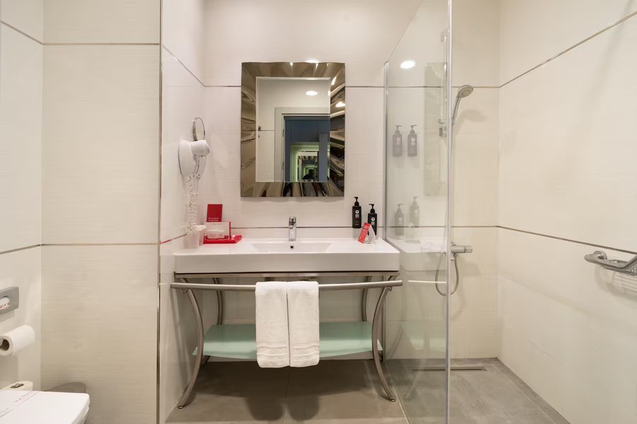 White House KadIkoy Istanbul — Bathroom