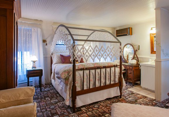 White Lace Inn — Guest room