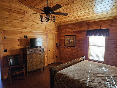 White Oak Lodge Resort — Guest room