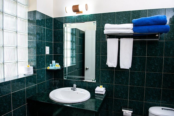 White Sands Resort — Bathroom