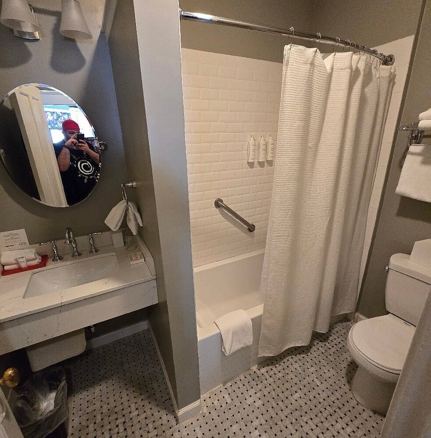 White Swan Inn — Bathroom