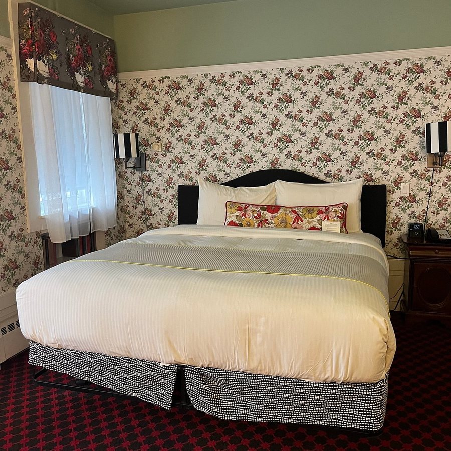 White Swan Inn — Guest room