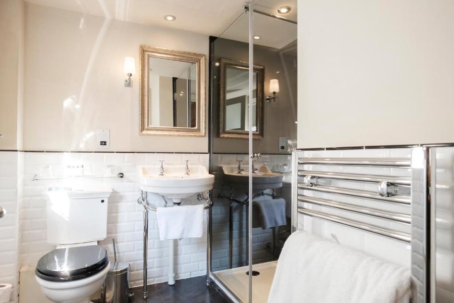 White Swan Tavern — Bathroom