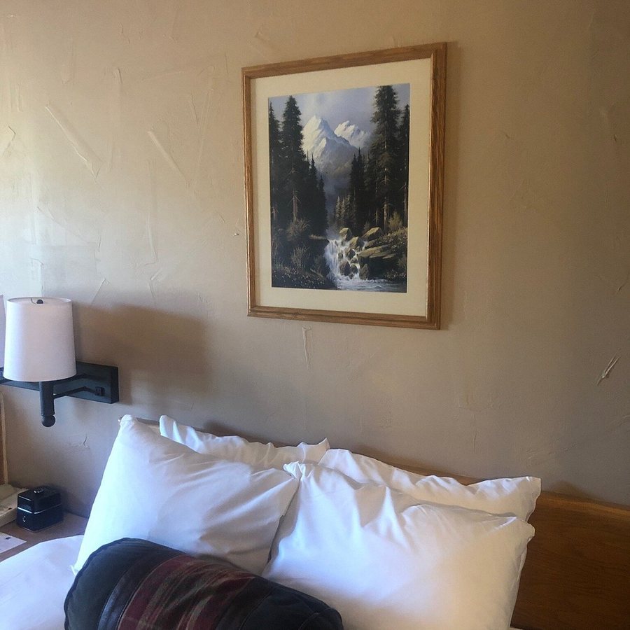 Whitewater Inn Big Sky — Guest room