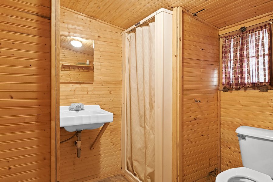 Wickiup Village Cabins — Bathroom