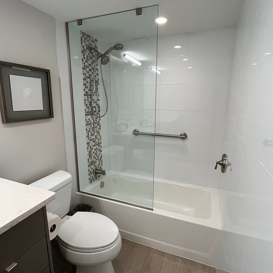 Wiggins Pass Chalet — Bathroom