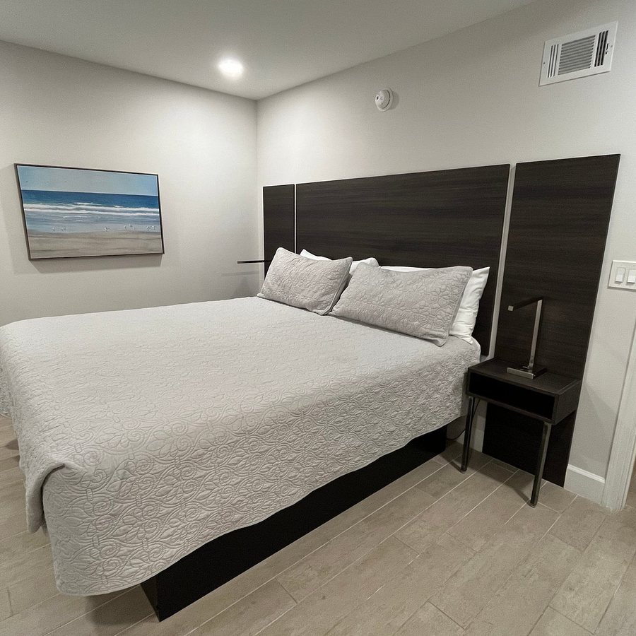 Wiggins Pass Chalet — Guest room