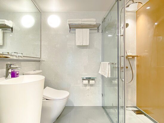 Wilby Central Serviced Apartments — Bathroom