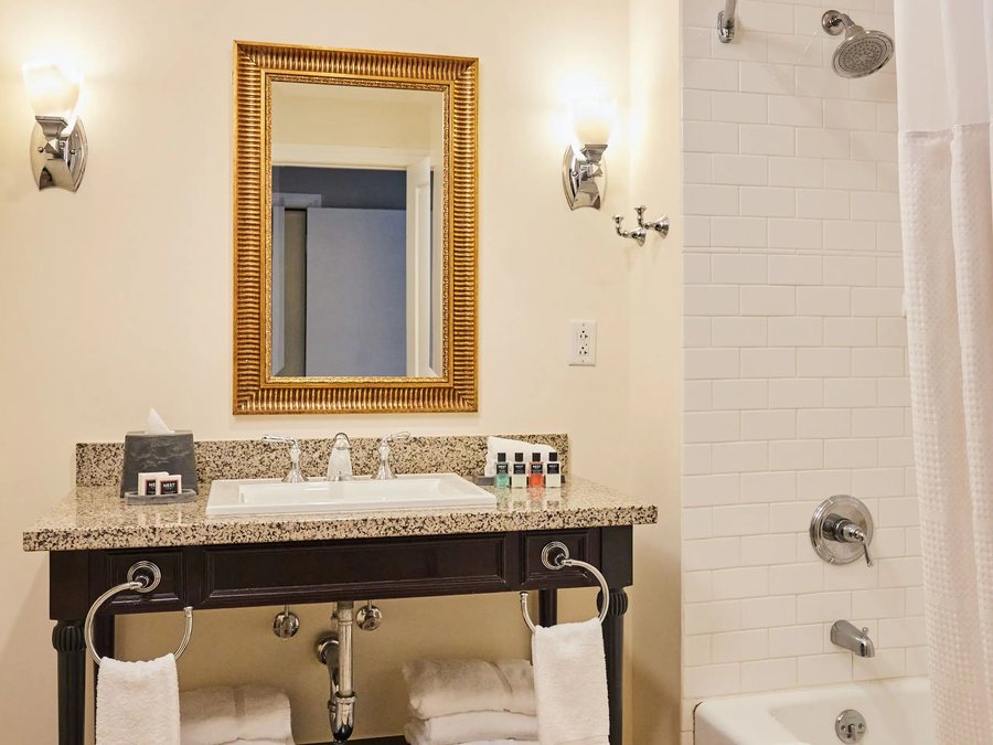 Wild Dunes Resort Residences at Sweetgrass — Bathroom