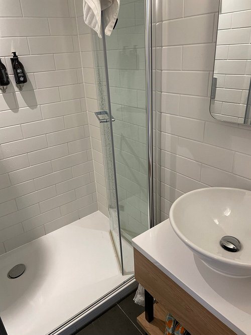 Wilde Aparthotels London Aldgate Tower Bridge — Bathroom
