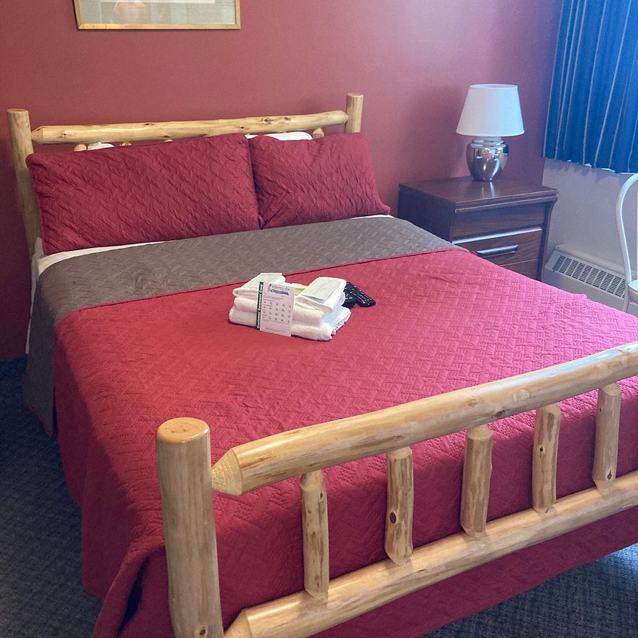 Wilderness Edge Campground Inc — Guest room