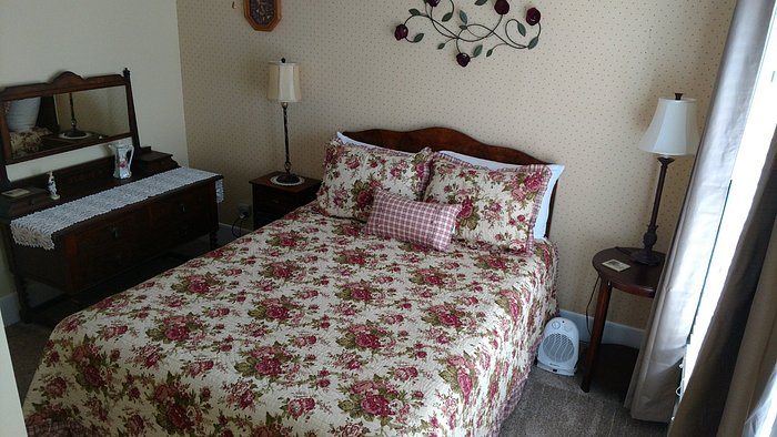 Wildflowers Bed and Breakfast — Guest room