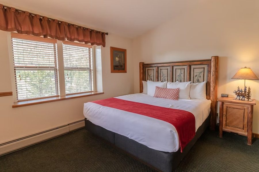 Wildwood Inn — Guest room