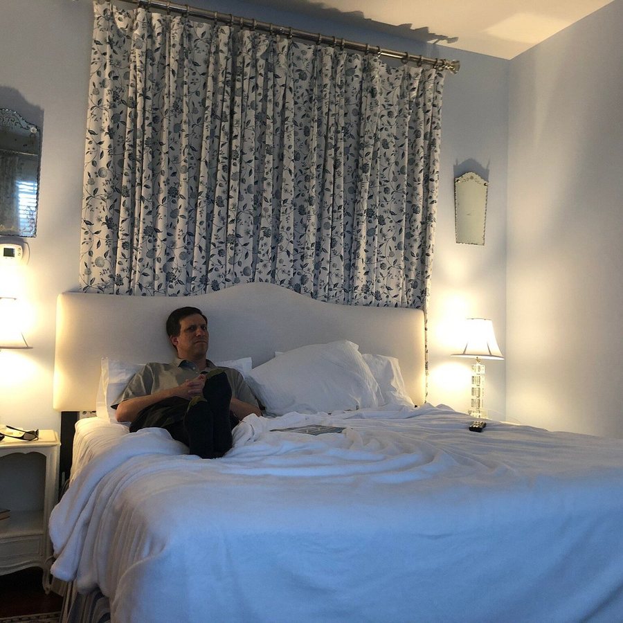 Williams Cottage Inn — Guest room