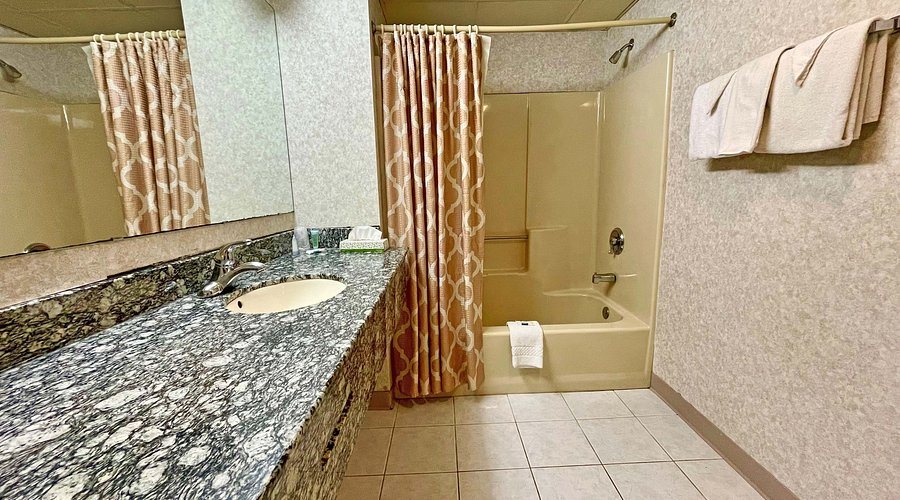 Williamstown Motel — Bathroom