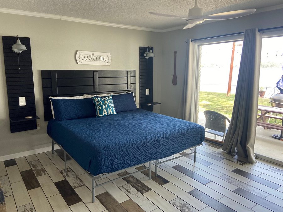 Willow Beach Resort — Guest room