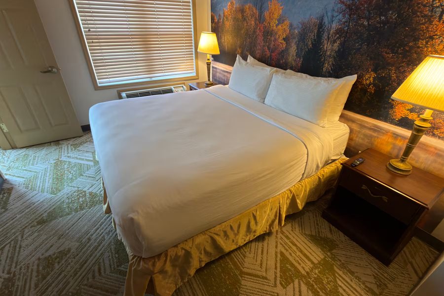 Willowbrook Inn — Guest room