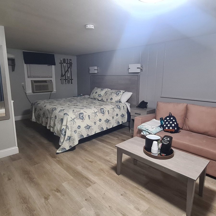 Windrift Motel — Guest room