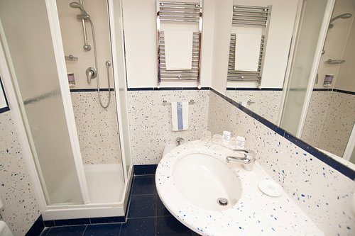 Windrose Hotel — Bathroom