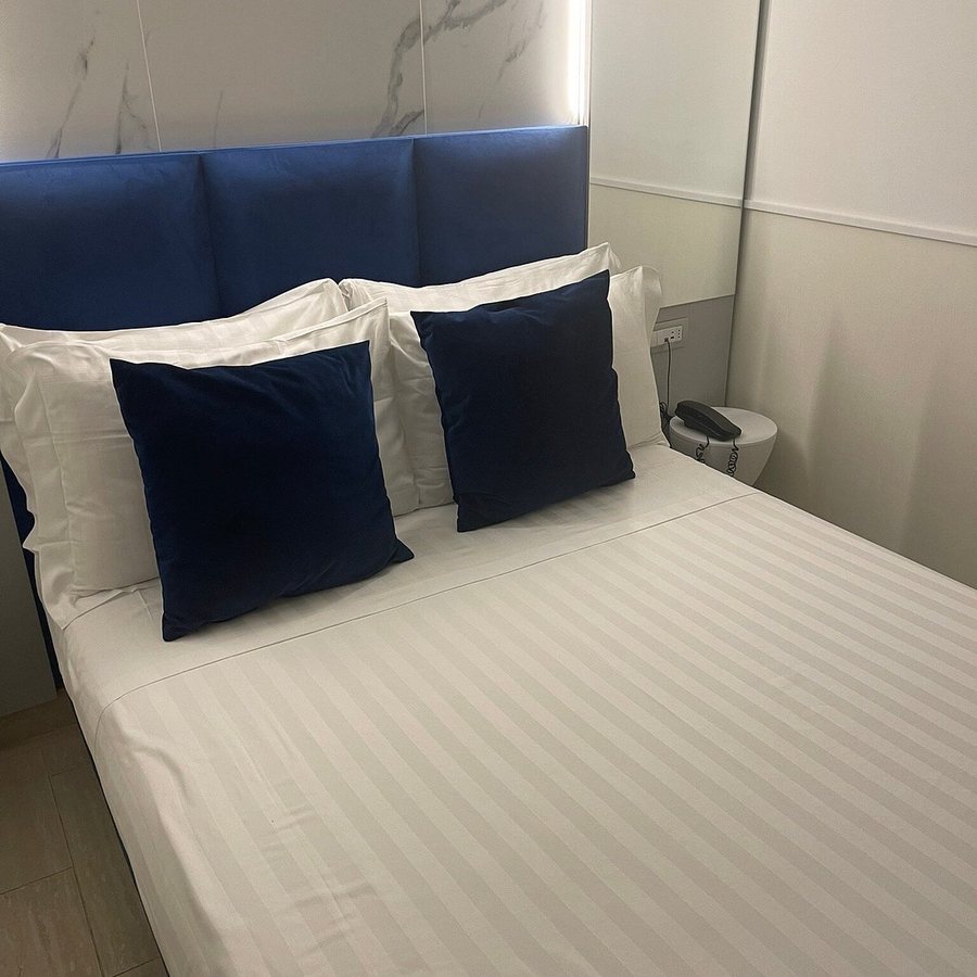 Windrose Hotel — Guest room