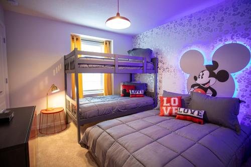 Windsor at Westside — Guest room