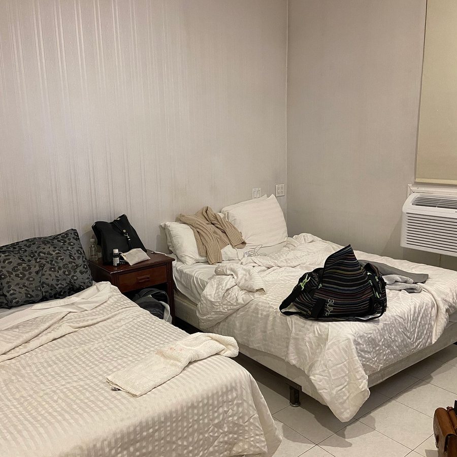 Windsor Hotel — Guest room