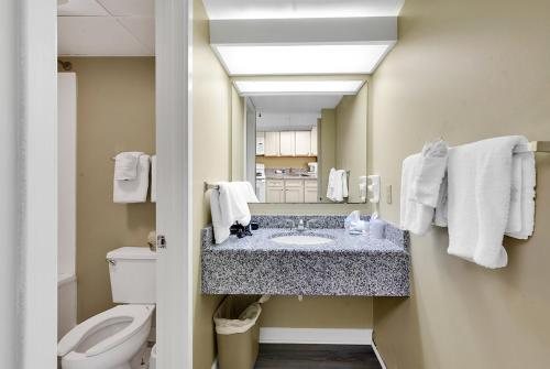 Windsurfer Hotel — Bathroom