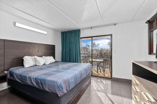 WindWater Hotel and Marina — Guest room
