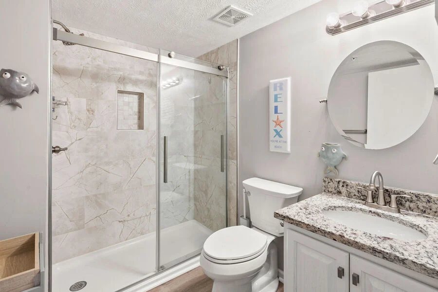 Windy Shores II — Bathroom