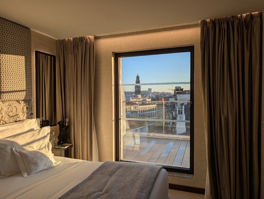 Wine Books Hotels Porto — Guest room